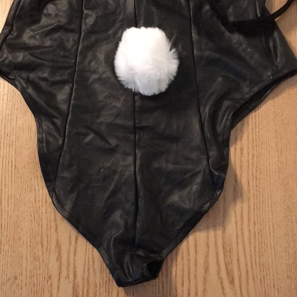 #0232 Womens Sexy 2Pc Playboy 🐰Bunny Halloween Costume 🎃 Stretchy Size Medium - Picture 7 of 8